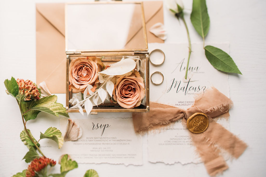 Zaproszenia ślubne — co warto wiedzieć.
